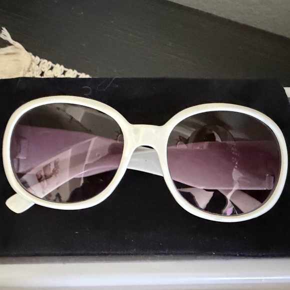 Coach White Sunglasses with Dark Lenses - Picture 2 of 4